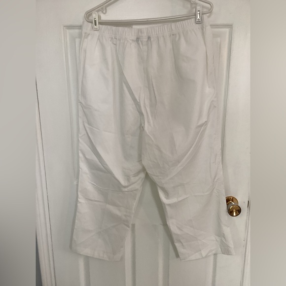 ☀️3/$25☀️ LANDS' END crop pull on pants - Picture 4 of 5